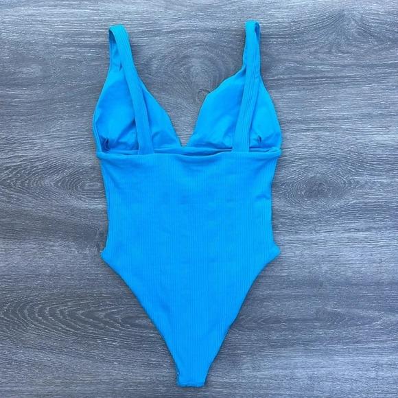 L*space Katniss One Piece, island - Picture 8 of 11